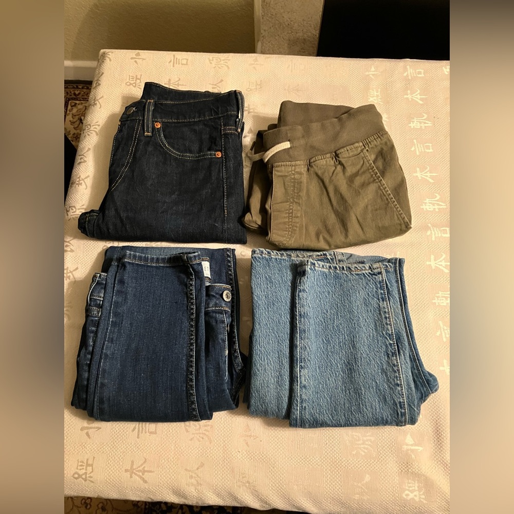 Men’s Pants (Jeans & Chino Joggers) Lot Of 4